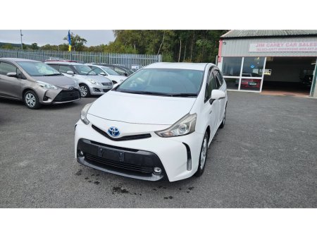 2015 Toyota Prius Alpha 1.8 €15,950