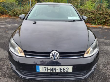 2017 Volkswagen Golf  €11,999