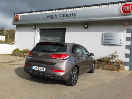 2021 Hyundai i30 I 30 DELUXE 5DR €21,495 thumbnail