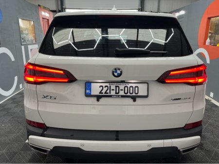 2022 BMW X5 ONLY 7K KMS! €59950! 2022 BMW X5 XDRIVE45E 3.0 AUTOMATIC / CRUISE CONTROL / 360° PARKING CAMERA / PANORAMIC SUNROOF / ELECTRIC MEMORY & HEATED SEATS €59,950