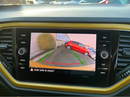 2020 Volkswagen T-Roc STYLE DESIGN AUTOMATIC 2.0 DIESEL //LOW MILES//REVERSE CAMERA//KEYLESS ENTRY//ADAPTIVE CRUISE CONTROL//BLIND SPOT WARNING// €23,950 thumbnail