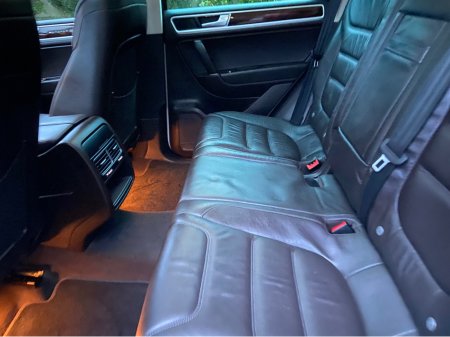 2016 Volkswagen Touareg CV 3.0 TDI 262BHP V6 5DR AUTO 5 SEATER COMMERCIAL**//**ELECTRIC TOWBAR**//**€333 ROAD TAX**//**FULL LEATHER**//**PANAROMIC ROOF**//**DOE 09 2026**//**PEARL WHITE**//**HEATED SEATS! €19,995 thumbnail