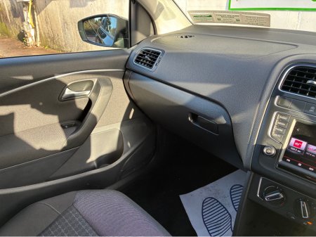 2016 Volkswagen Polo 1.2i TSI Petrol Automatic Comfortline €13,500 thumbnail