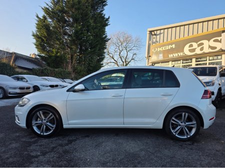 2019 Volkswagen Golf FULL CREAM LEATHER SEATS  ELECTRIC HEATED SEATS SAT NAV PACK - VIRTUAL CLOCKS -REVERSE CAMERA - NAVIGATION - CARPLAY - ANDROID AUTO- BLIND SPOT REAR TRAFFIC ASSIST - DISCOVER PRO €21,950 thumbnail