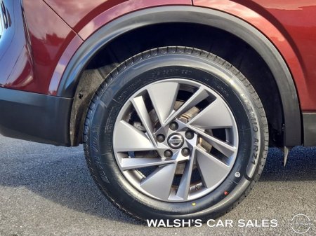 2022 Nissan Qashqai 1.3 HYB SV + Glass Roof Pack €25,950 thumbnail