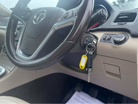 2011 Vauxhall Insignia 1.8 VVT-I EXCLUSIVE 138BHP LOW KM €3,450 thumbnail
