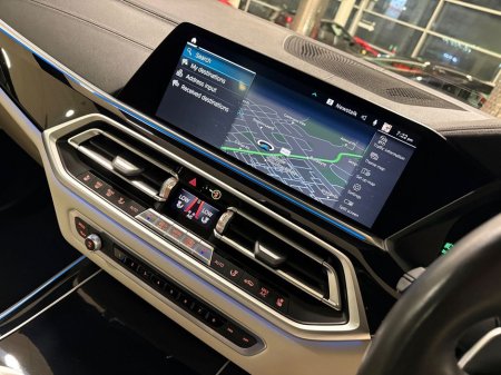 2022 BMW X5 45e M-SPORT HYBRID=TECH/COMFORT/SKY LOUNGE PACKAGES=LOW MILES//FULL BMW SERVICE HISTORY=222 REG=ORIGINAL IRISH SUPPLIED//TAILORED FINANCE PACKAGES AVA €66,995 thumbnail