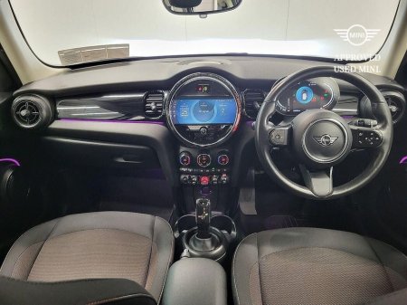 2023 MINI Hatch 5-Door Cooper Classic €25,475