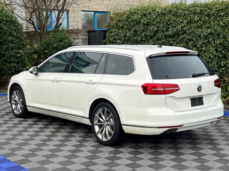 2018 Volkswagen Passat VARIANT HIGHLINE 2.0 TDI * BIG SPEC * // LEATHER POWERED HEATED COOLED SEATS // DRIVER MASSAGE SEAT // 360 PARKING CAMERAS €21,950 thumbnail