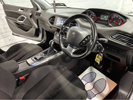 2016 Peugeot 308 1.6 HDI BLUE 120 ALLURE E EAT6 5DR AUTO €9,750 thumbnail