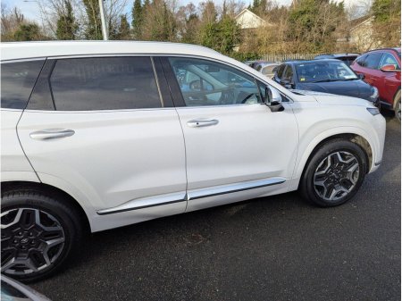 2023 Hyundai Santa Fe 1.6 PHEV 4WD Executive Plus Auto *HUGE SALE* €49,850 thumbnail