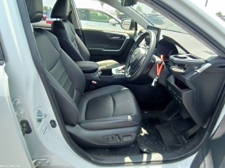 2023 Toyota Rav4 2.5 PHEV AWD-i Sol €41,999 thumbnail