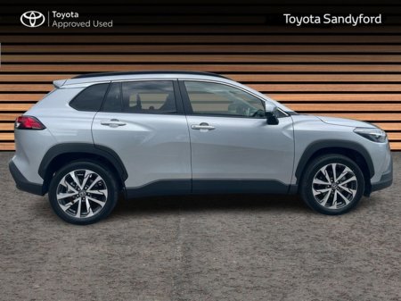 2025 Toyota Corolla Cross SPORT//3 FREE SERVICES// REAR CAMERA // APPLE CARPLAY/ANDROID AUTO // AIR CON // FULL WARRANTY €39,445