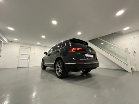 2019 Volkswagen Tiguan (191) TIGUAN 2.0TDI R LINE (LEATHER) DSG 4 MOTION LOW KMS VW/AUDI SPECIALISTS WWW.DENISDARCYCARS.IE €31,950 thumbnail