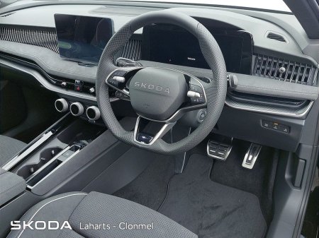 2025 Skoda Superb COMBI SPORT 2.0TDI 150HP DSG €55,950 thumbnail