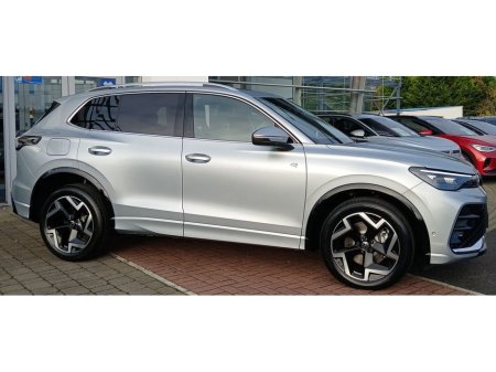 2025 Volkswagen Tiguan R-Line 75 2.0 TDI 150HP *PARK ASSIST, ANDROID AUTO & APPLE CARPLAY, SAT NAV* €59,995