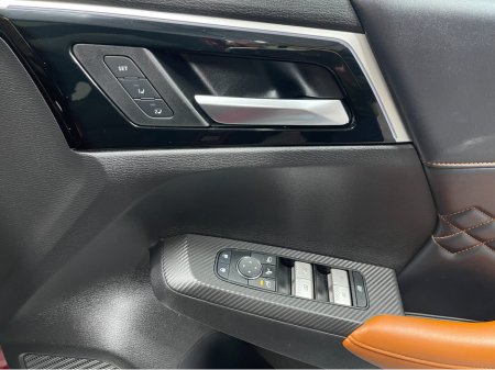 2023 Mitsubishi Outlander (New Model) HYBRID 2.4 PHEV 7 SEATER AUTOMATIC TOP SPEC MODEL www.bolandscarcentre.ie €39,900 thumbnail