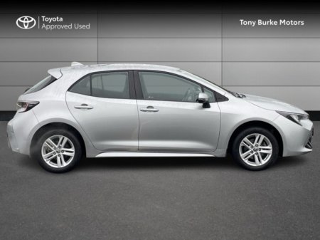 2018 Toyota Corolla Hatchback 5dr Hybrid - Luna Edition - 1.8 Automatic - Very Low KMS - EUR 180 Tax // Front Electric Windows // Rear Electric Windows // Electric Mirrors // Heated Mirrors // Apple Carplay €24,895 thumbnail