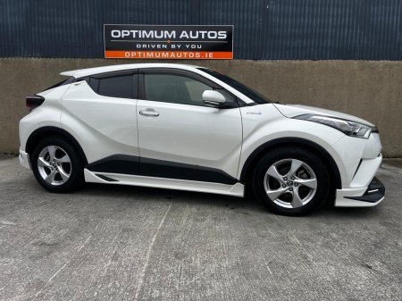 2018 Toyota C-HR CHR 1.8 self charging hybrid, G -model huge spec
