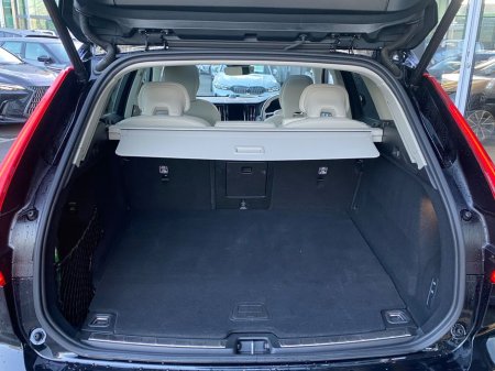 2025 Volvo XC60 T8 Ultra Recharge AWD Auto (PHEV) €67,900 thumbnail