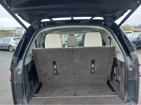 2017 Land Rover Discovery 2.0 SD4 HSE 240PS 7 €29,950 thumbnail