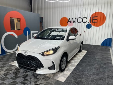 2024 Toyota Yaris YARIS AUTOMATIC 1.0 PETROL / 8k KMs / REVERSE CAMERA & MORE €20,950