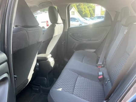 2022 Toyota Yaris FRESH SELECTION OF TRADE-INS HYBRID LUNA 4DR AUTO €23,000 thumbnail