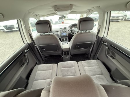 2015 Volkswagen Touran ( 152 REG ) HIGHLINE EDITION 7 SEATER * ALCANTARA SEATS * REVERSING CAMERA * SIMI DEALER - SPECIALISING IN IMPORTS OF JAP AUTOMATIC HI SPEC BLUEMOTION // LARGE TOUCH SCREEN // €15,750