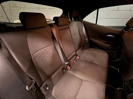 2019 Toyota Corolla 1.8 Hybrid Luna Sport Hatchback €18,900 thumbnail