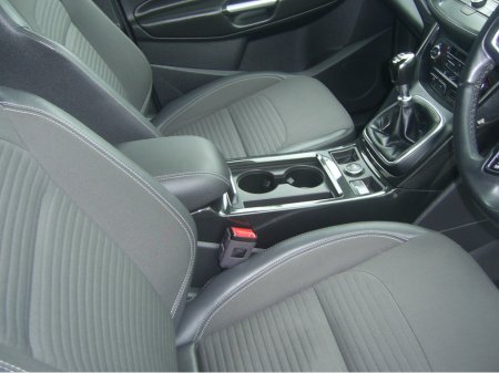 2018 Ford Kuga TITANIUM 1.5 TDCI 120PS F FWD 4DR €15,995 thumbnail