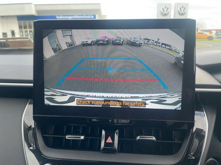 2023 Toyota Corolla 1.8 Hybrid Luna Saloon €22,475 thumbnail