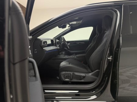 2025 Volkswagen Passat R-LINE 1.5 PHEV DSG €42,990 thumbnail