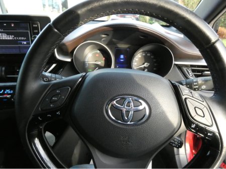 2017 Toyota C-HR 1.8 AUTO HYBRID €18,750 thumbnail