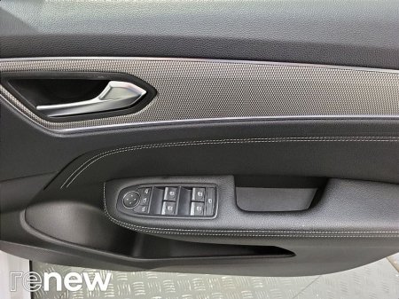 2022 Renault Arkana "S-Edition" "Automatic" "HEV" "Parking Camera" "Touchscreen Display" €25,995 thumbnail