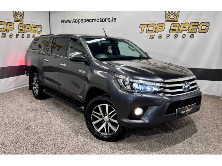 2019 Toyota Hilux INVINCIBLE D-4D 4WD €28,400