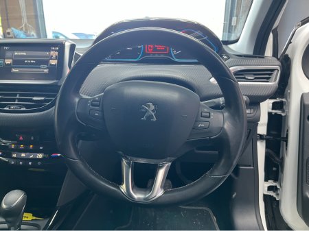 2017 Peugeot 2008 €12950! 2017 PEUGEOT 2008 ALLURE 1.2 AUTOMATIC / CRUISE CONTROL €12,950 thumbnail