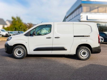 2025 Peugeot Partner PARTNER PROF PLUS 1.5 HDI 100 €22,725 thumbnail