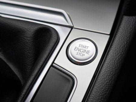 2016 Volkswagen Passat 1.6 TDI 120HP Comfortline €13,450 thumbnail