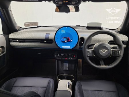 2025 MINI Hatch Cooper Exclusive Level 2 €47,954