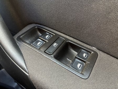 2015 Volkswagen Polo 1.2i TSI Petrol Automatic Comfortline €12,250 thumbnail