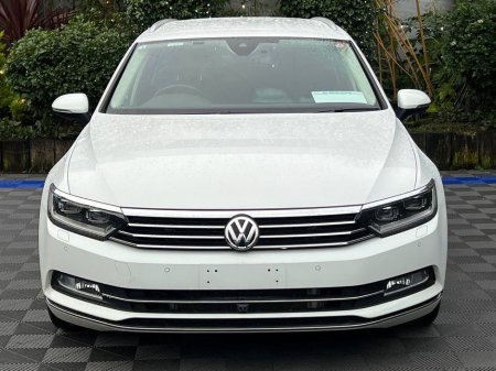 2018 Volkswagen Passat VARIANT HIGHLINE 2.0 TDI * BIG SPEC * // LEATHER POWERED HEATED COOLED SEATS // DRIVER MASSAGE SEAT // 360 PARKING CAMERAS €21,950 thumbnail