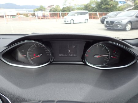 2018 Peugeot 308 GT 2.0 HDI DIESEL 180 BHP AUTOMATIC // GENUINE GT TOP SPEC CAR // GT SUEDE SPORTS BUCKET SEATS // REVERSING CAMERA // GT FLAT BOTTOM SPORTS STEERING WHEEL €17,950 thumbnail