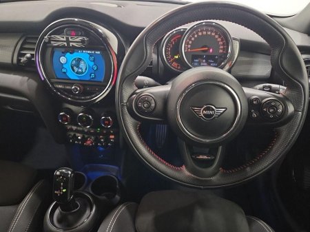 2020 MINI Hatch 5-Door Cooper Sport €22,950