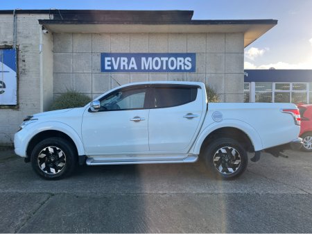 2017 Mitsubishi L200 DID BARBARIAN D/C 4WD 18 2.5 MANUAL //HIGH SPEC//FULL LEATHER//HEATED SEATS//REVEVRSE CAMERA//KEYLESS ENTRY// thumbnail