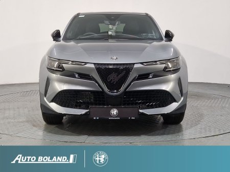 2025 Alfa Romeo Junior *DEMO* Ibrida 1.2 Hybrid Tech + Premium packs €41,500