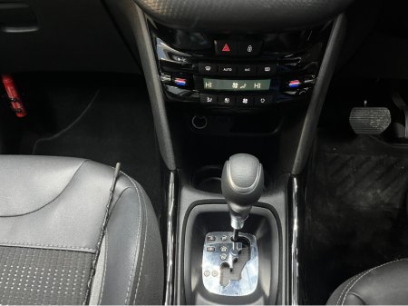 2019 Peugeot 2008 €15950! 2019 PEUGEOT 2008 1.2 AUTOMATIC / REVERSE CAMERA / HEATED SEATS €15,950 thumbnail