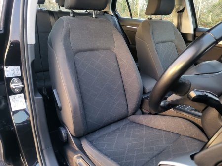 2021 Volkswagen Golf  €14,999 thumbnail