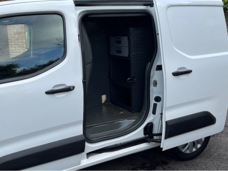 2020 Peugeot Partner PROFESSIONAL L1 B BLUEHDI €11,950