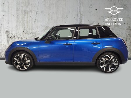 2025 MINI Hatch Cooper Exclusive Level 2 €47,954