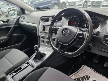 2013 Volkswagen Golf 1.6 TDI 105HP TRENDLINE €6,950 thumbnail